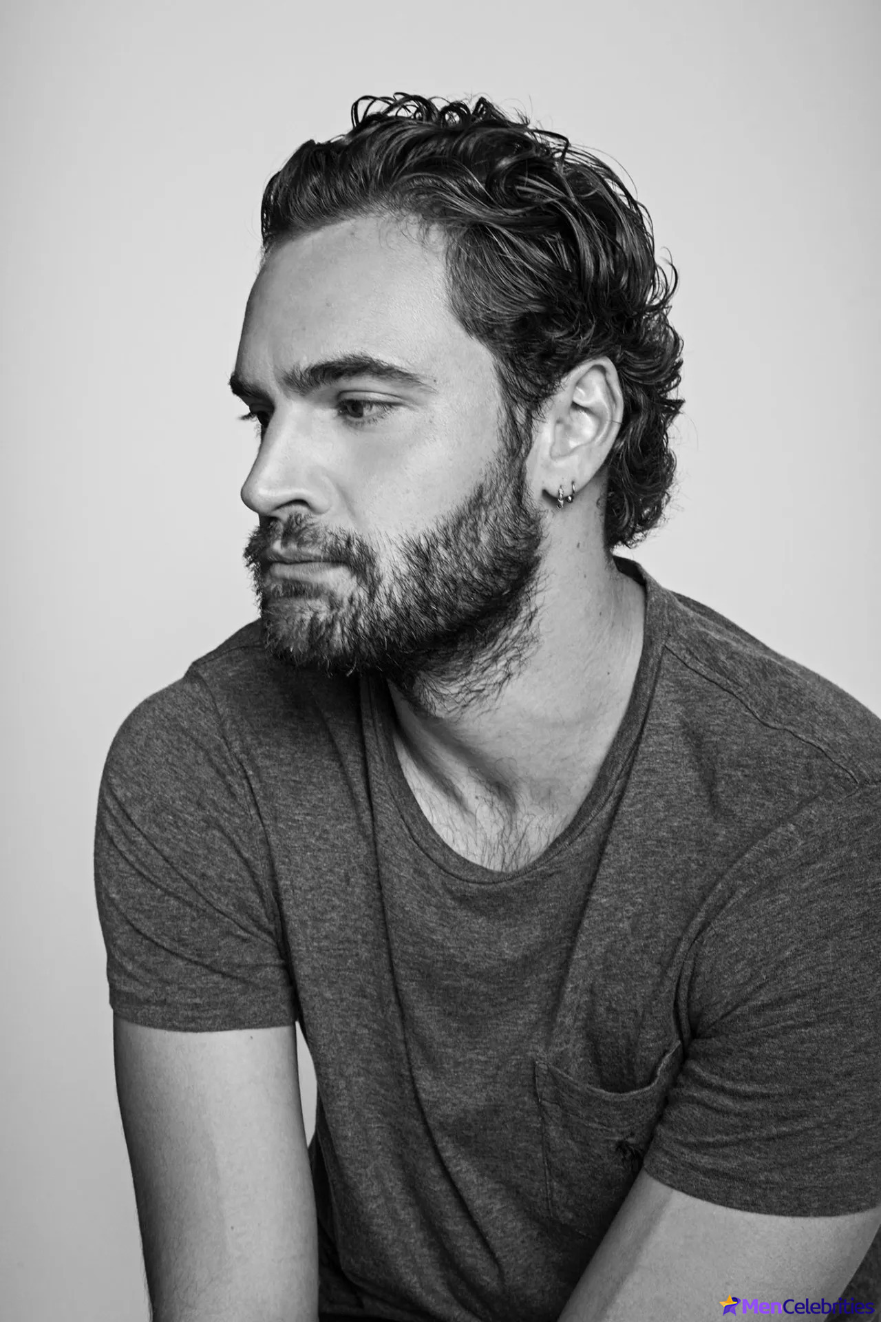 Tom Bateman sexy posing photos