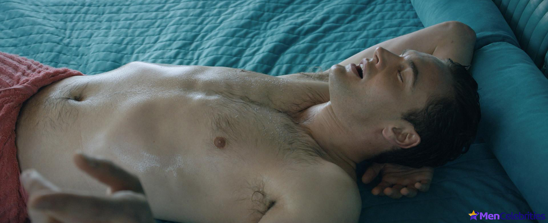Tom Bateman nude and sex scenes