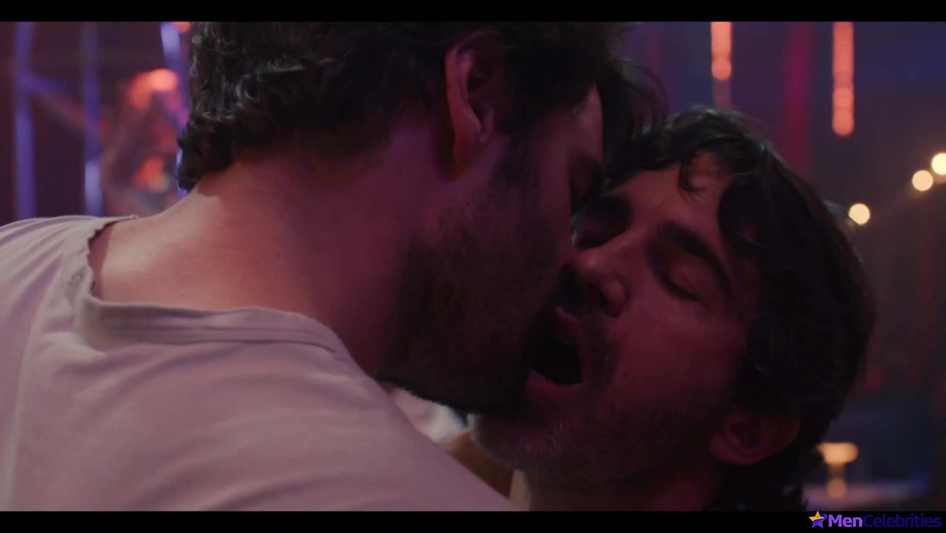 Tom Bateman nude and sex scenes