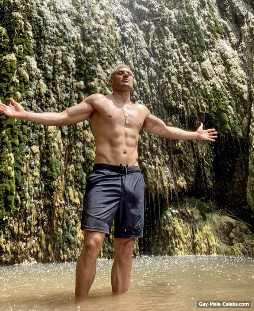 Chris Appleton penis bulge