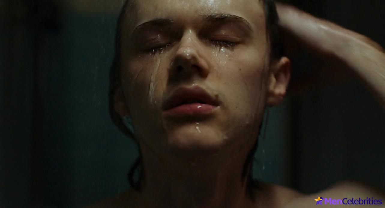Christopher Briney nude in Daliland