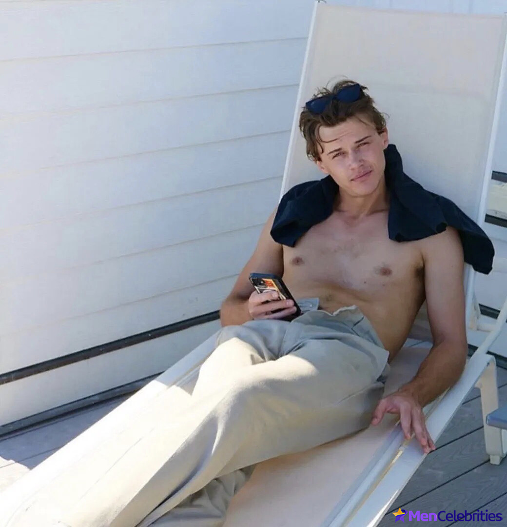 Christopher Briney naked and underwear pics