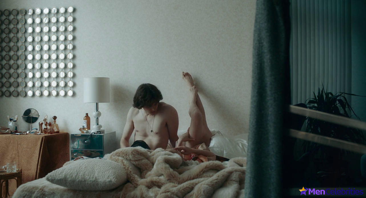 Christopher Briney nude and sex scenes