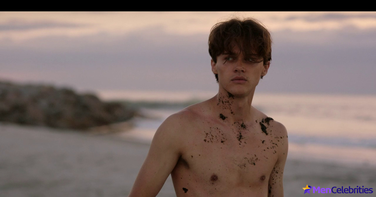 Christopher Briney nude and sex in The Summer I Turned Pretty