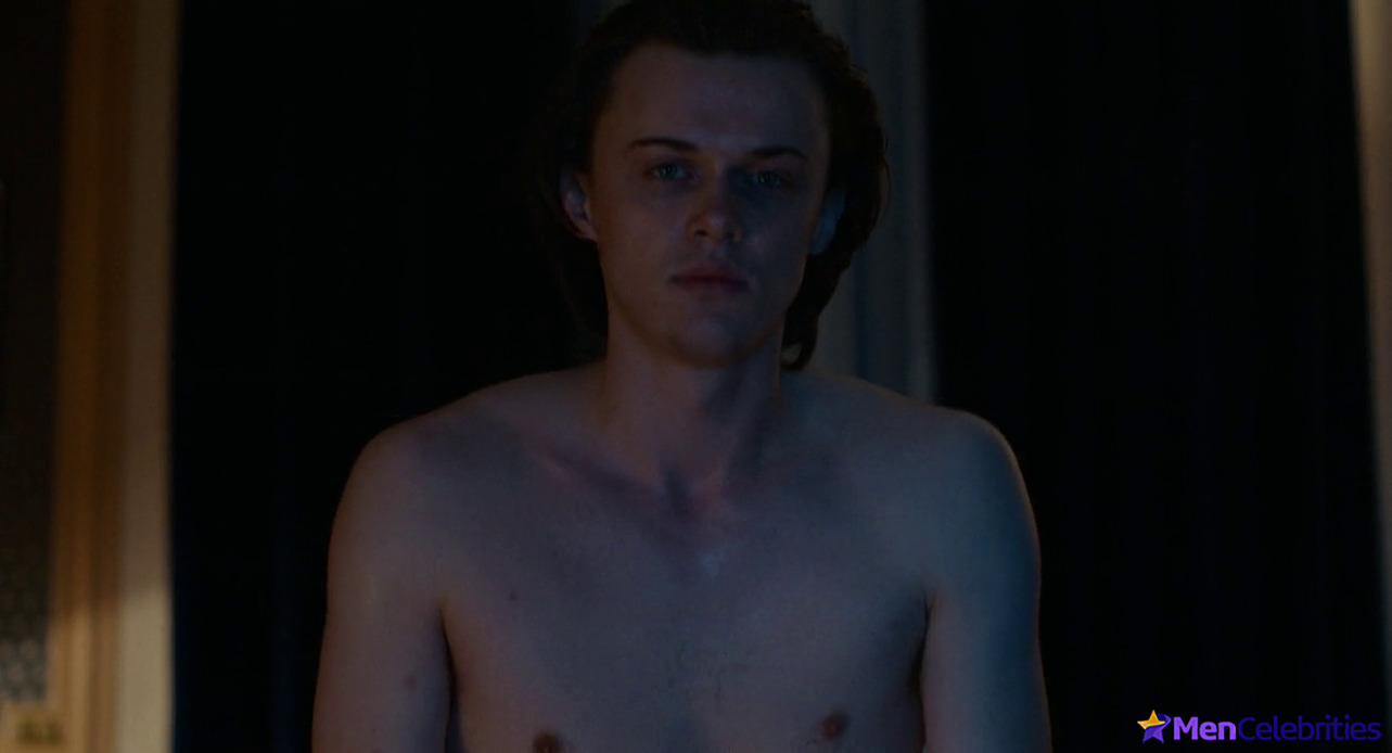 Christopher Briney nude and sex scenes