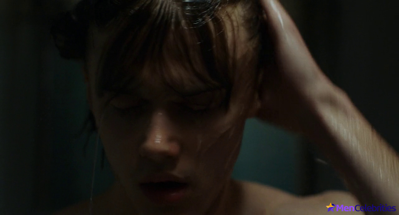 Christopher Briney nude and sex scenes