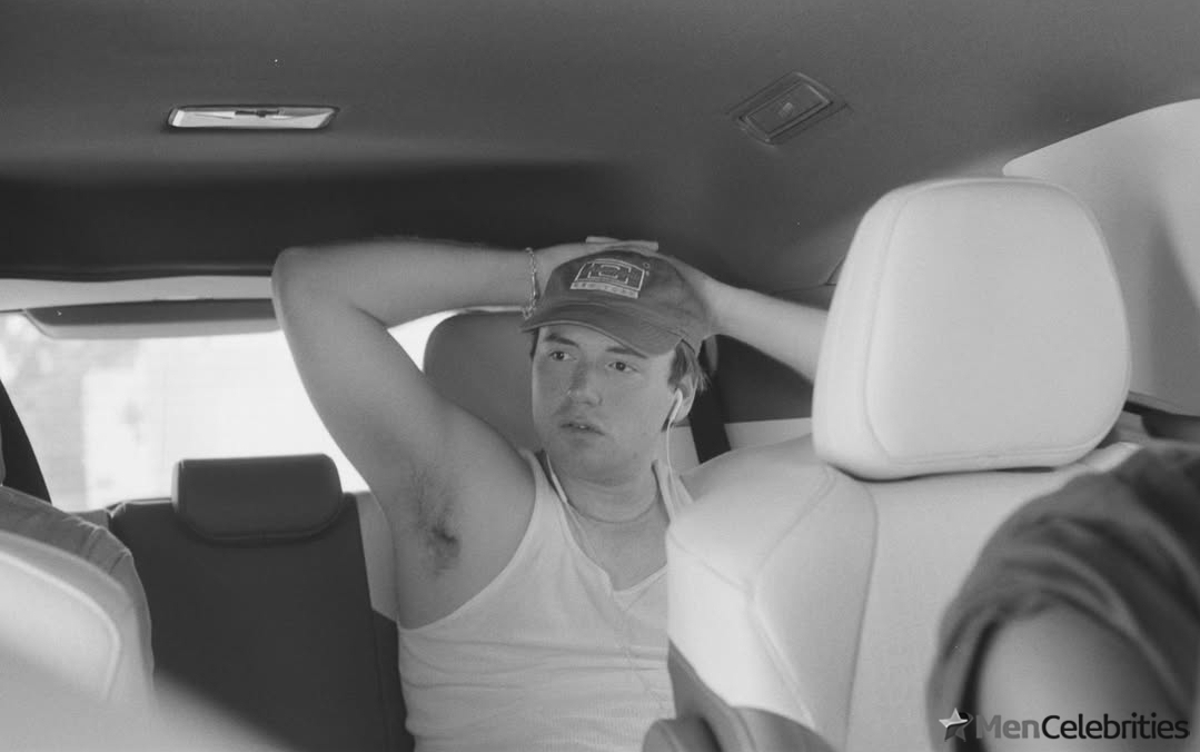 Cooper Hoffman shirtless and sexy photos