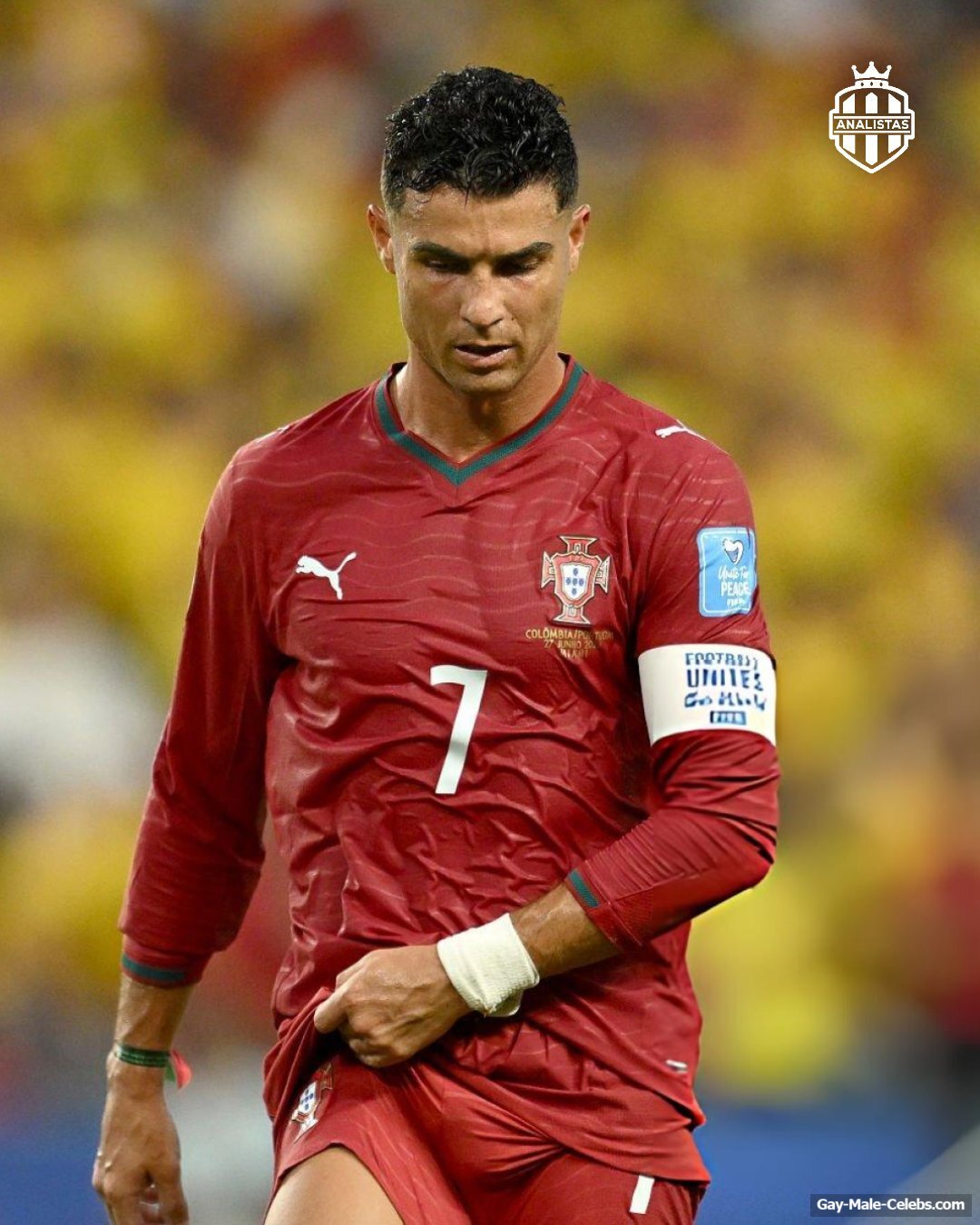 Cristiano Ronaldo Shirtless And Dick Bulge Pics