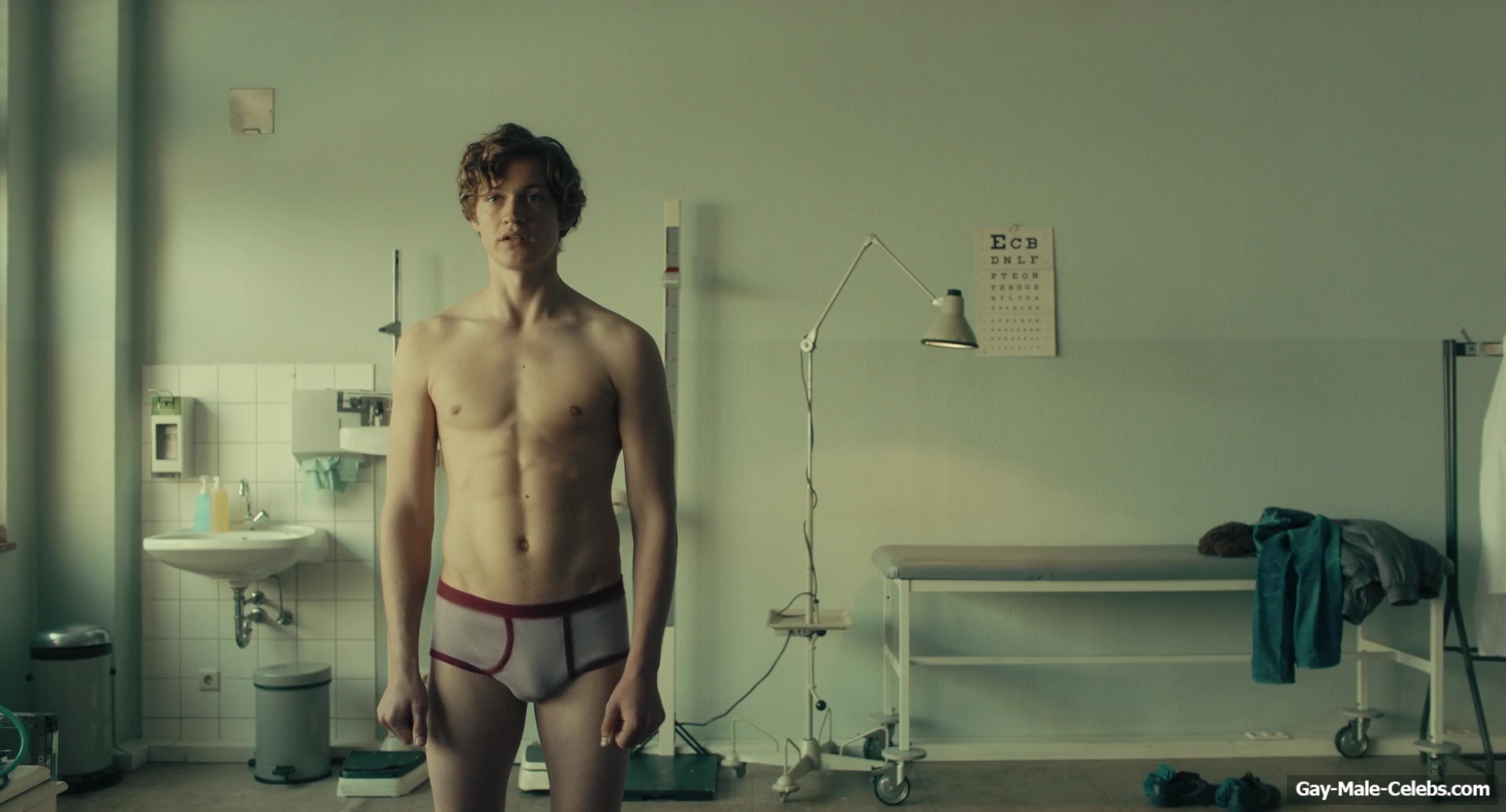Damian Hardung Dick Bulge and Underwear Scenes in Auerhaus 