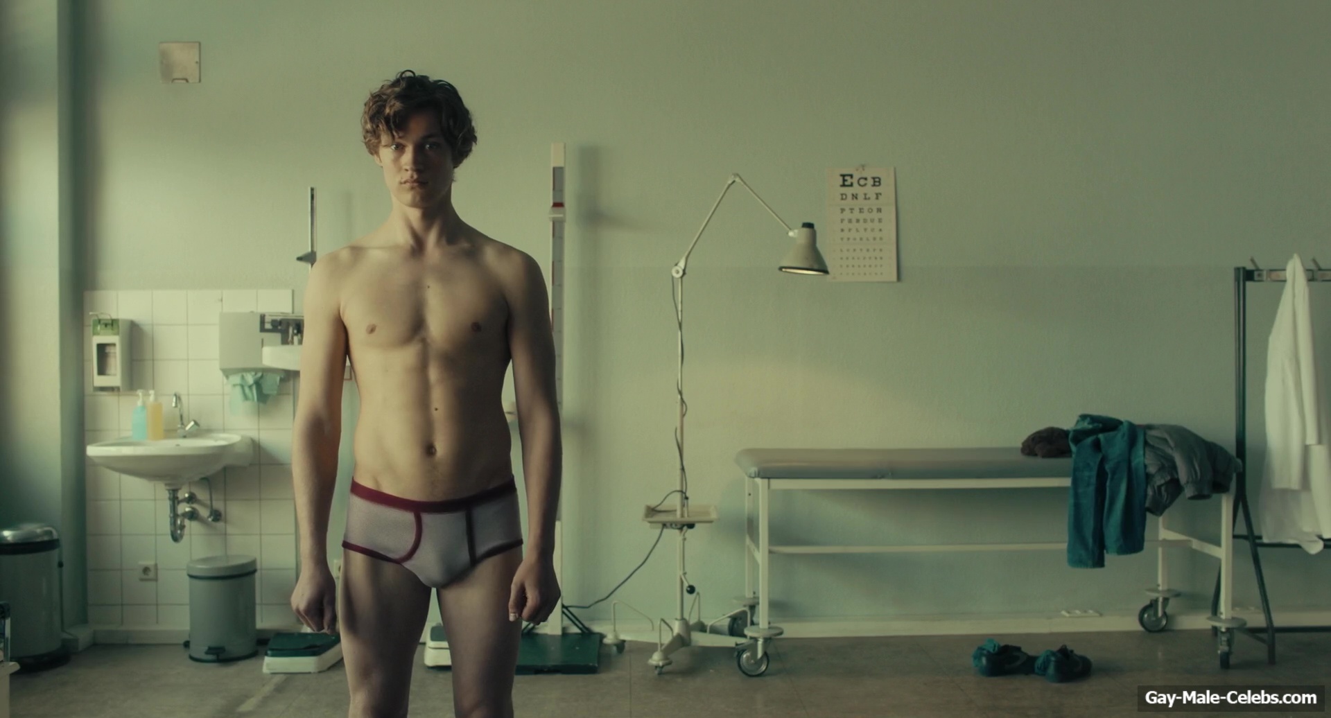 Damian Hardung Dick Bulge and Underwear Scenes in Auerhaus 