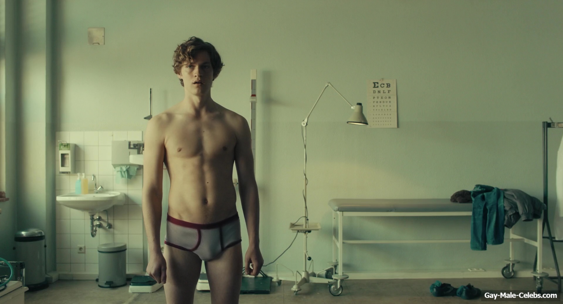 Damian Hardung Dick Bulge and Underwear Scenes in Auerhaus 