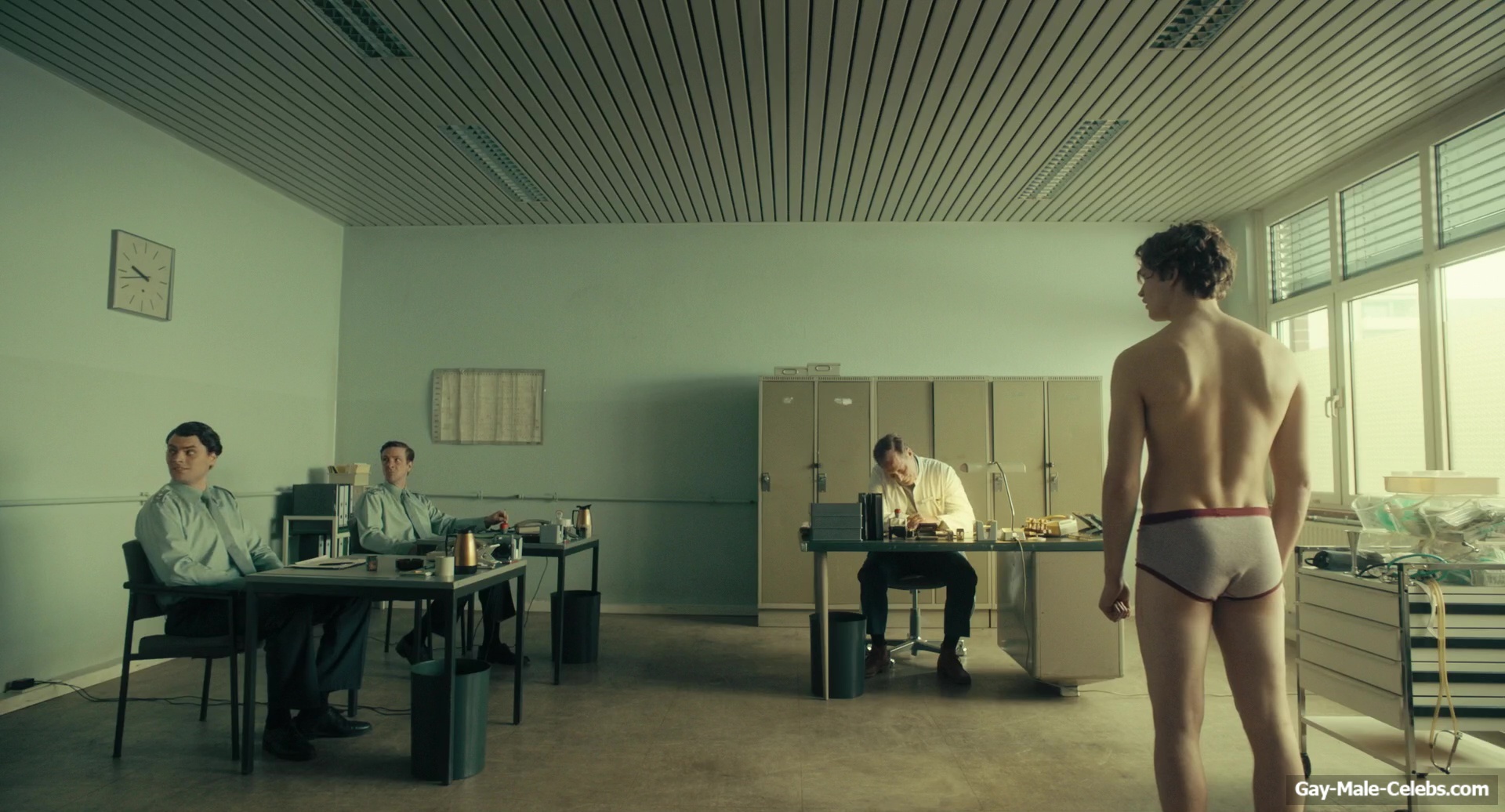 Damian Hardung Dick Bulge and Underwear Scenes in Auerhaus 