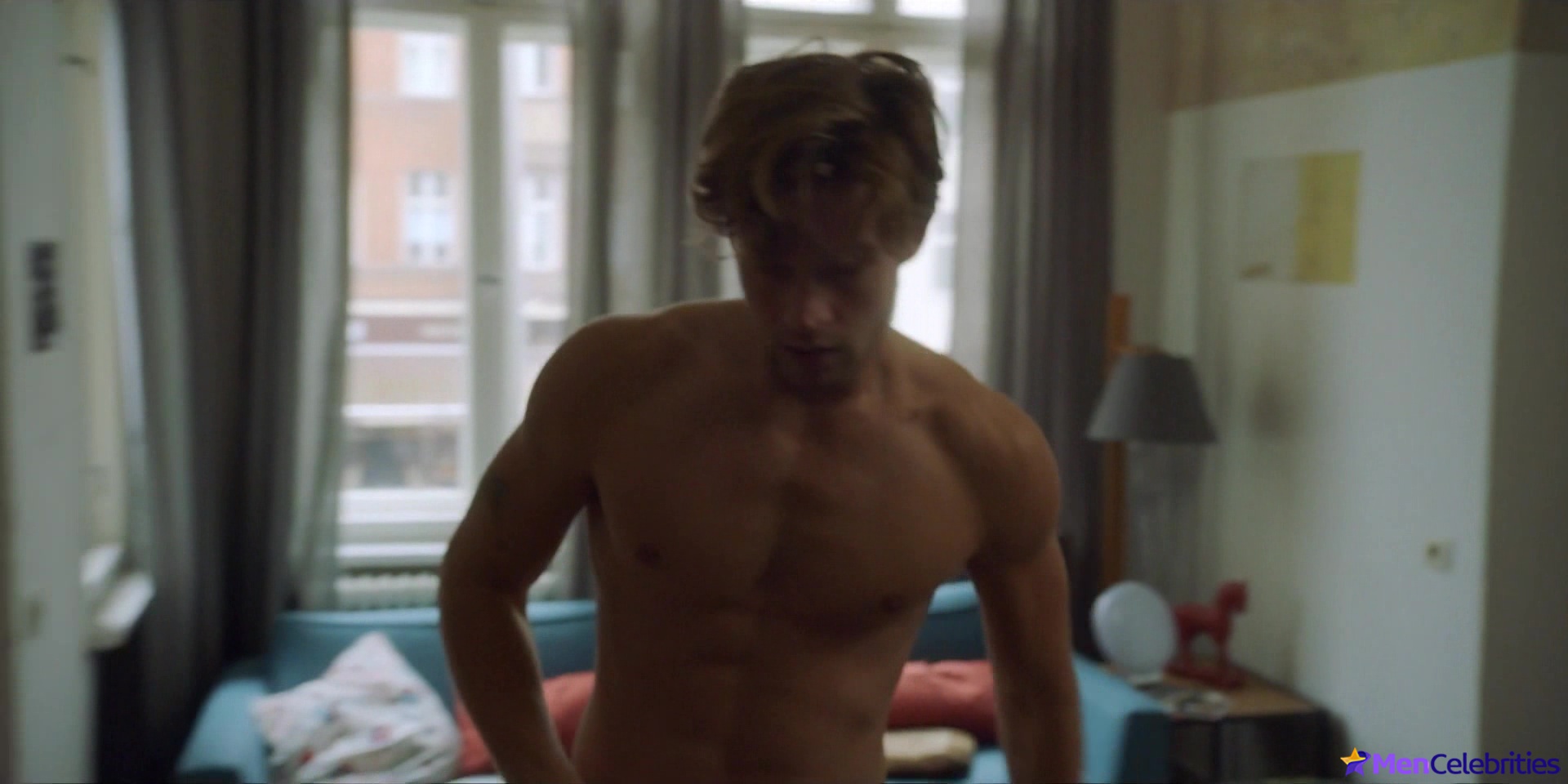 Damian Hardung shirtless in Softies 1-01 Episode 1 1