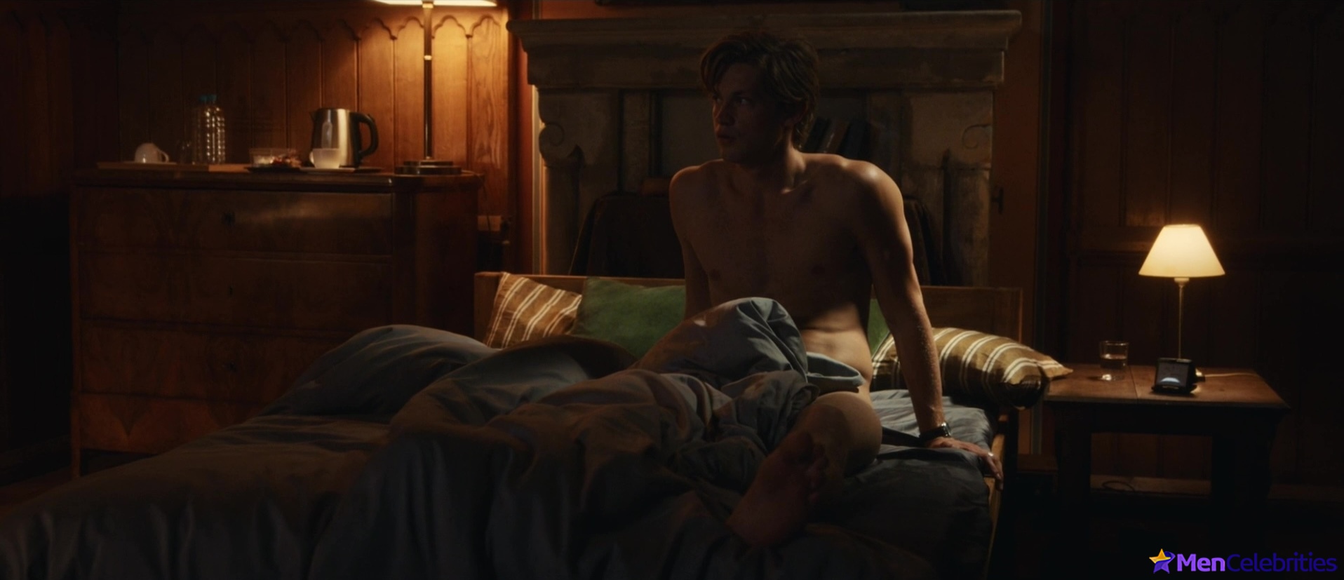 Damian Hardung shirtless in Maxton Hall 1-04 The Moment Of Truth