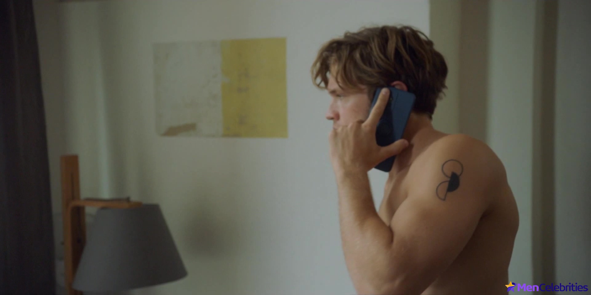 Damian Hardung shirtless in Softies 1-01 Episode 1 1