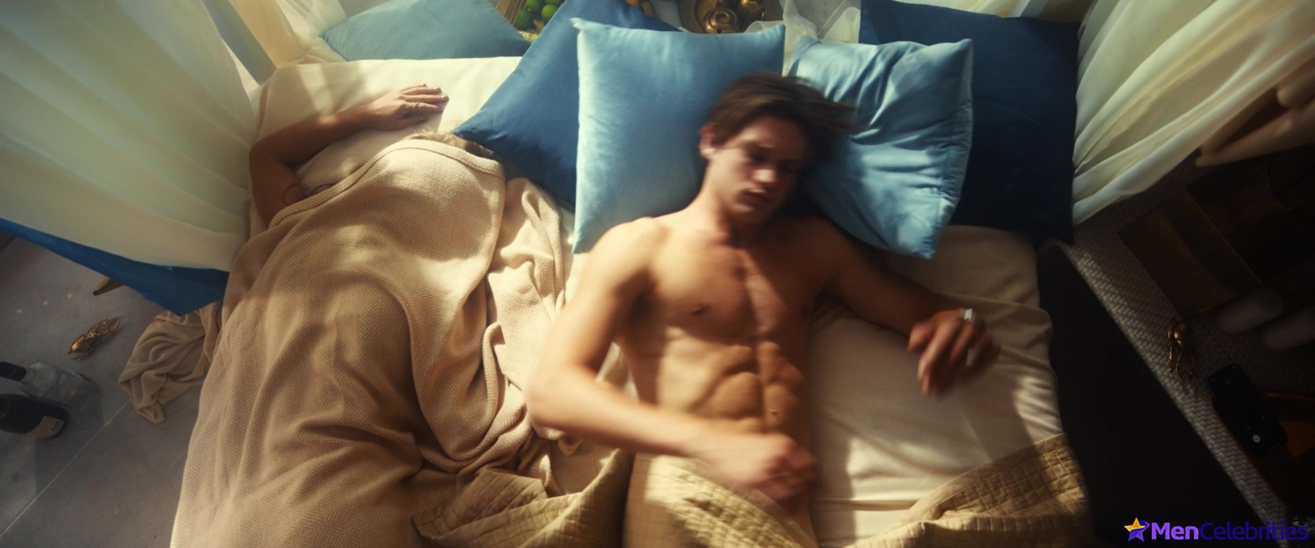 Damian Hardung nude in Maxton Hall 1-01 Under The Radar