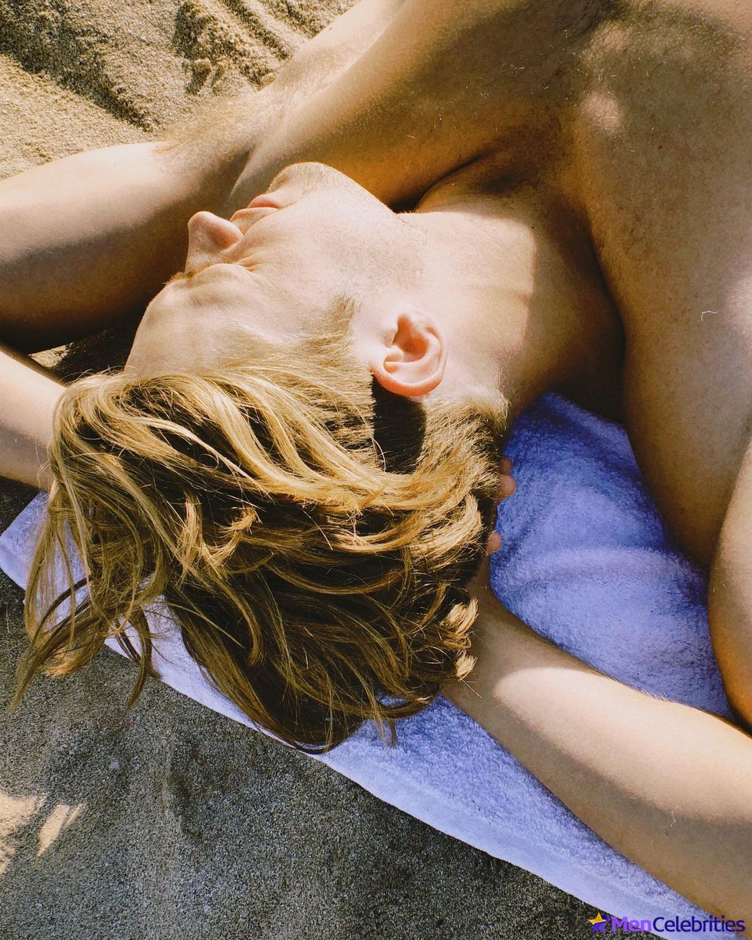 Damian Hardung nude and erotic photos