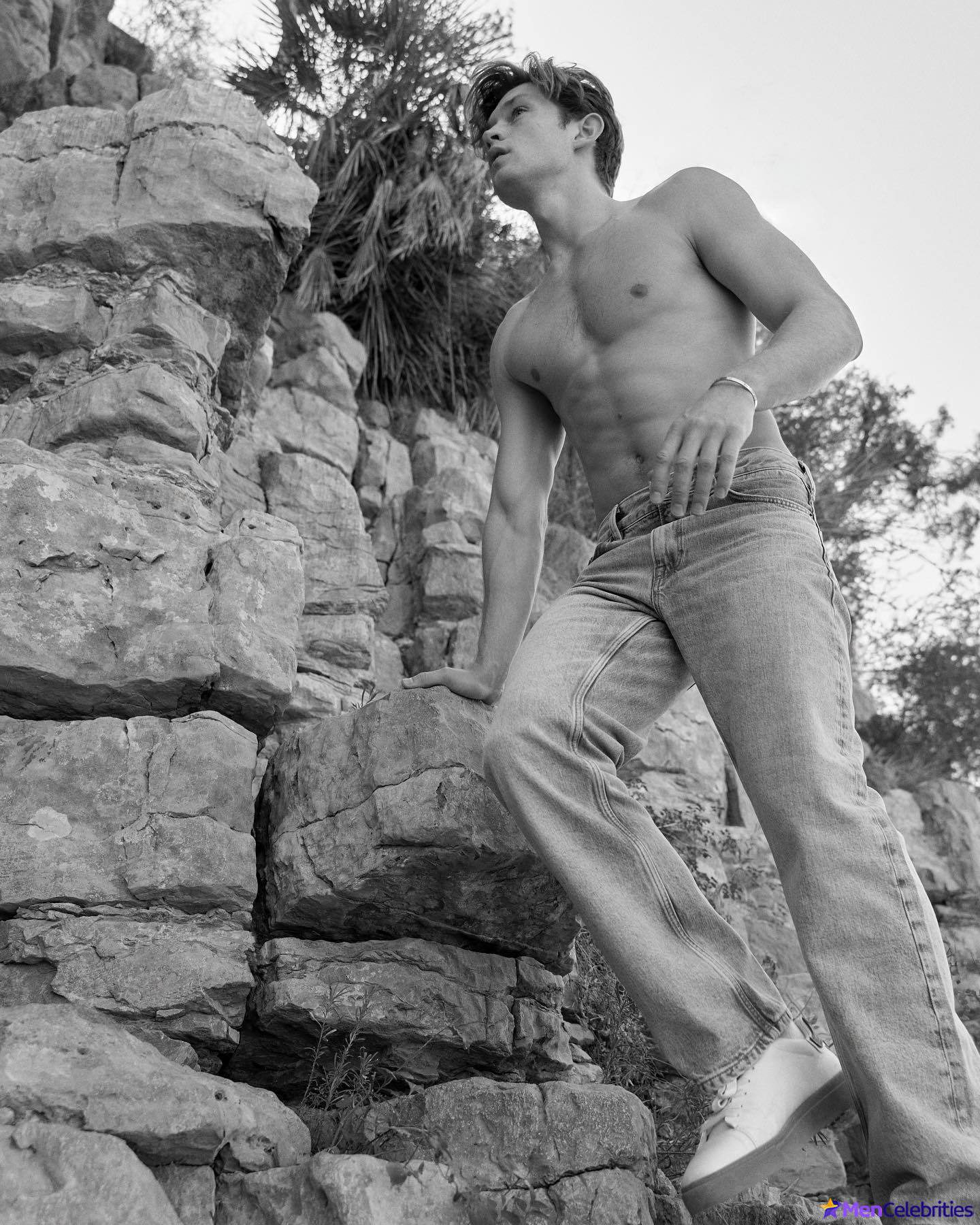 Damian Hardung nude and erotic photos
