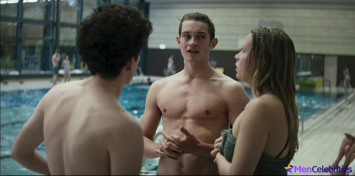 Damian Hardung shirtless in How To Sell Drugs Online 1-01 Nerd Today Boss Tomorrow