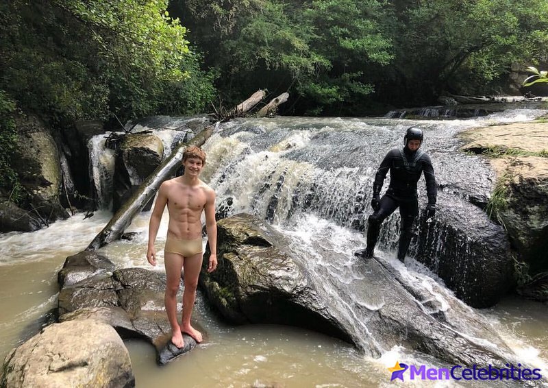 Damian Hardung nude and erotic photos