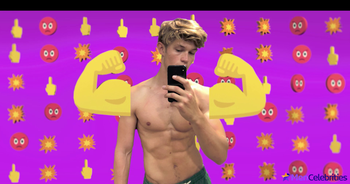 Damian Hardung shirtless in How To Sell Drugs Online 1-02 Lifes Not Fair Get Used to It