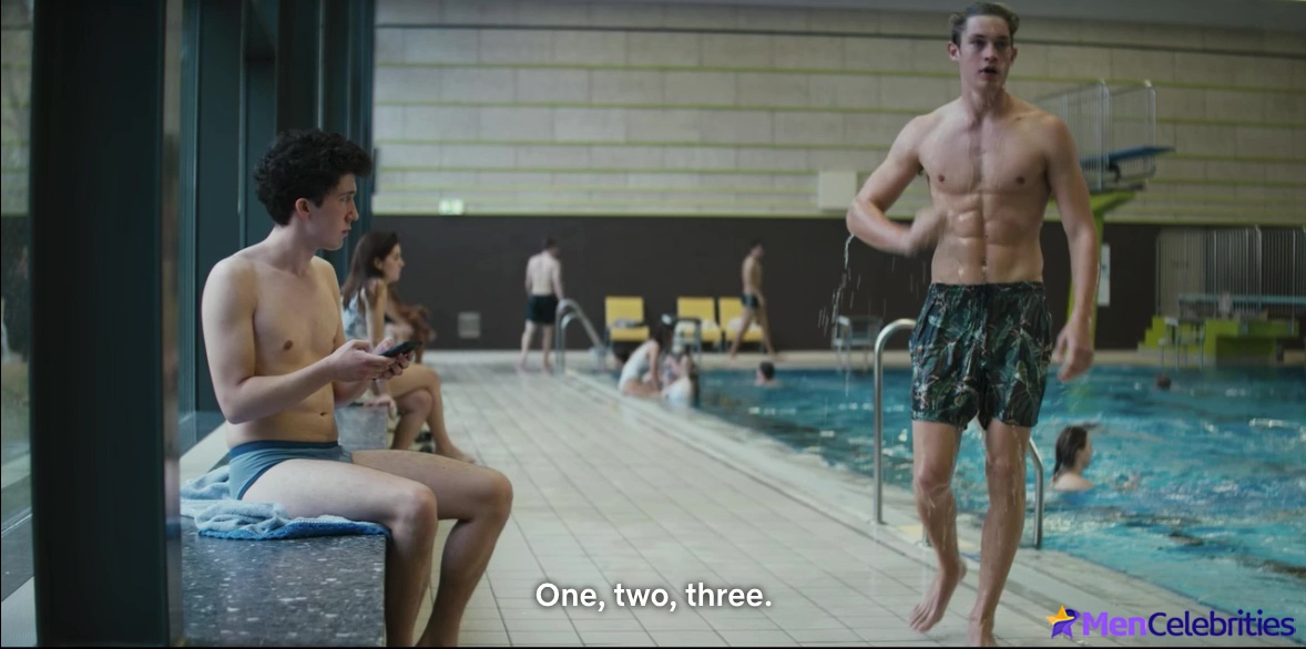 Damian Hardung shirtless in How To Sell Drugs Online 1-01 Nerd Today Boss Tomorrow