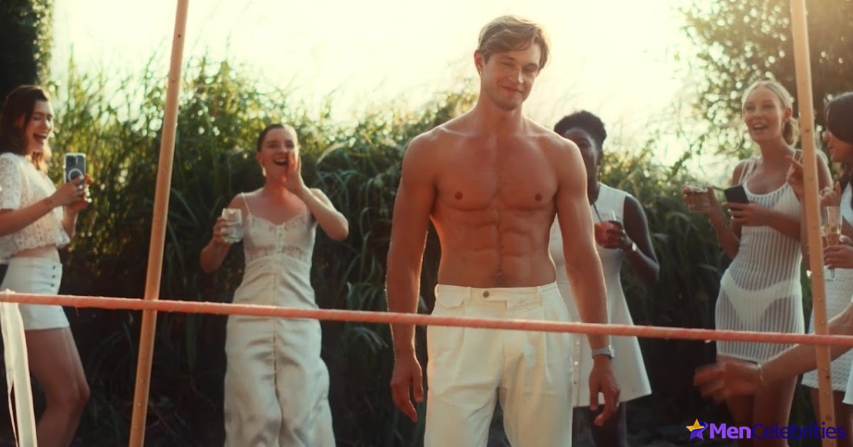 Damian Hardung shirtless in Maxton Hall 1-04 The Moment Of Truth