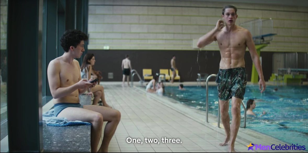 Damian Hardung shirtless in How To Sell Drugs Online 1-01 Nerd Today Boss Tomorrow