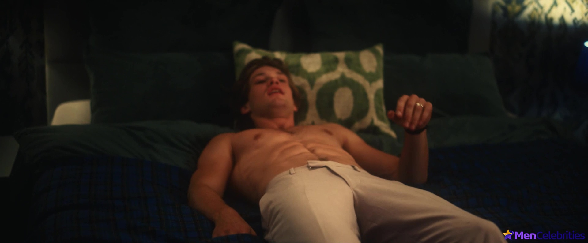 Damian Hardung shirtless in Maxton Hall 1-04 The Moment Of Truth