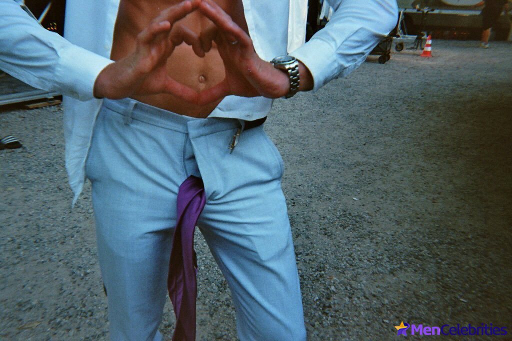 Damian Hardung nude and erotic photos