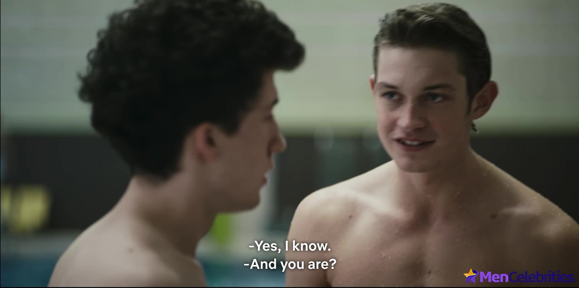 Damian Hardung shirtless in How To Sell Drugs Online 1-01 Nerd Today Boss Tomorrow