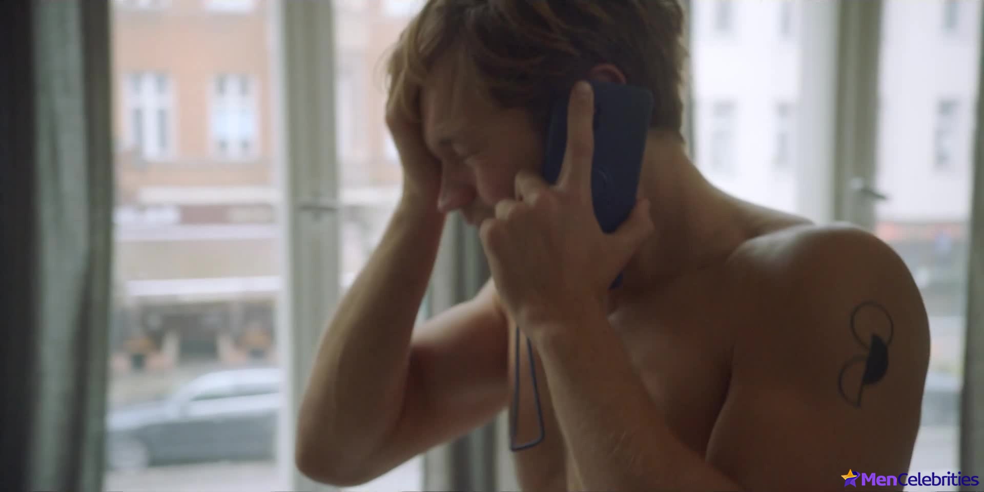 Damian Hardung shirtless in Softies 1-01 Episode 1 1