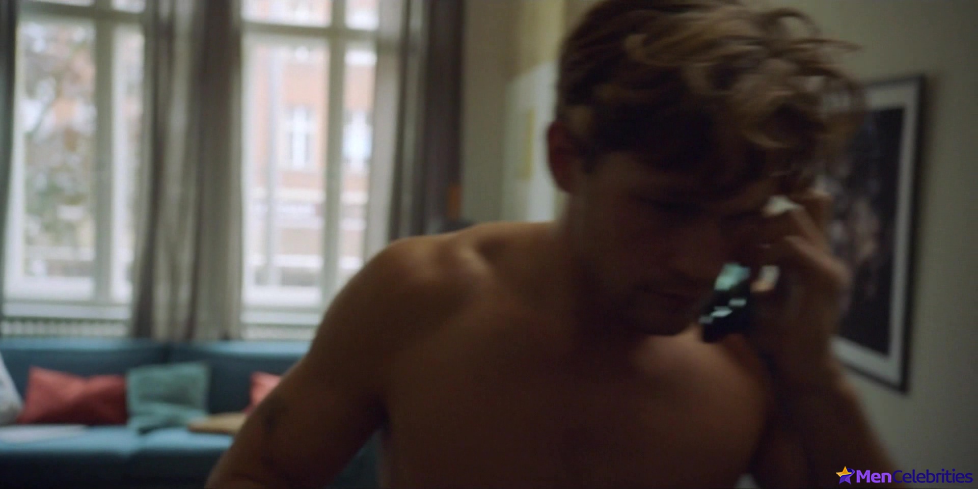 Damian Hardung shirtless in Softies 1-01 Episode 1 1