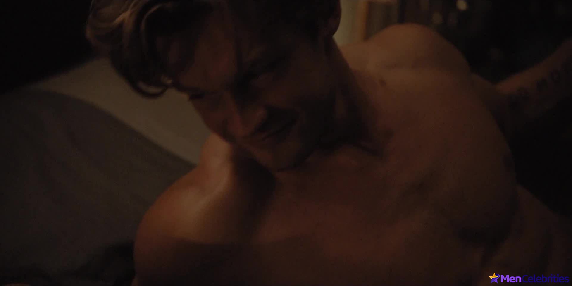 Damian Hardung shirtless in Softies 1-01 Episode 1 1