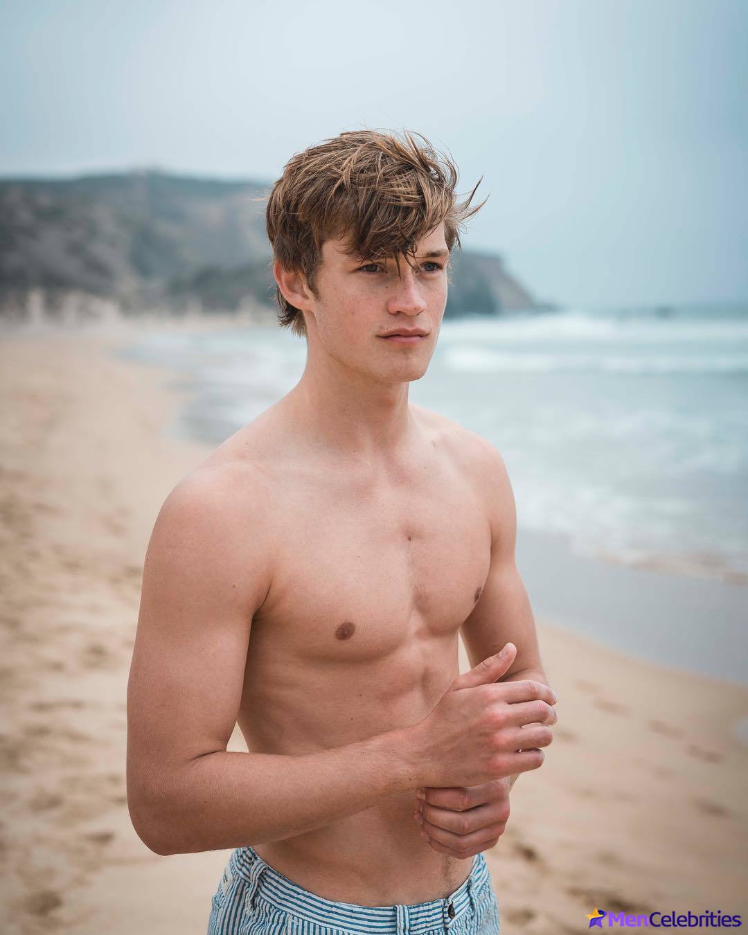 Damian Hardung nude and erotic photos