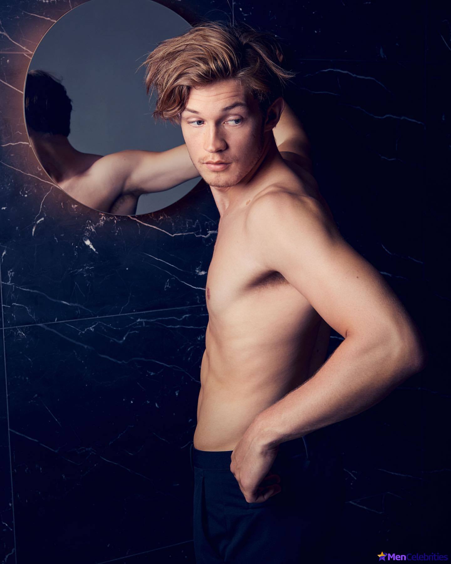 Damian Hardung nude and erotic photos