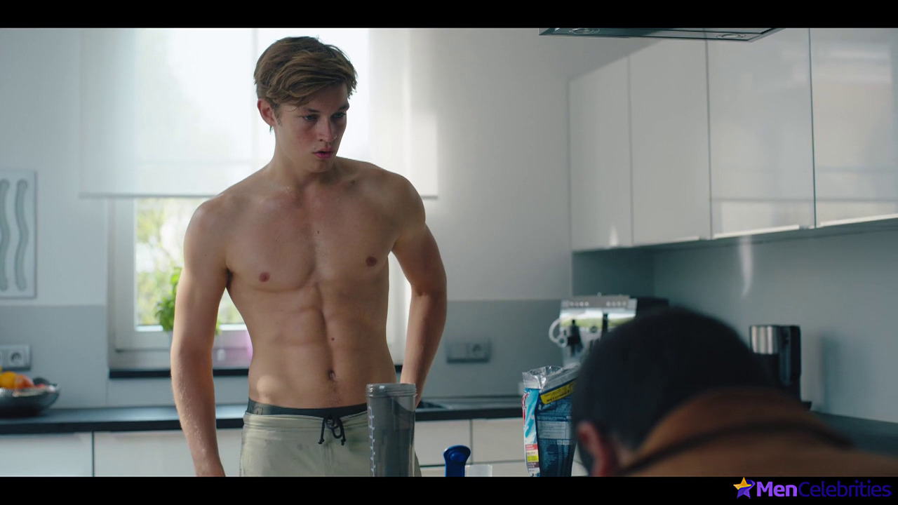 Damian Hardung and Danilo Kamber shirtless in How To Sell Drugs Online 2-01 Think Different