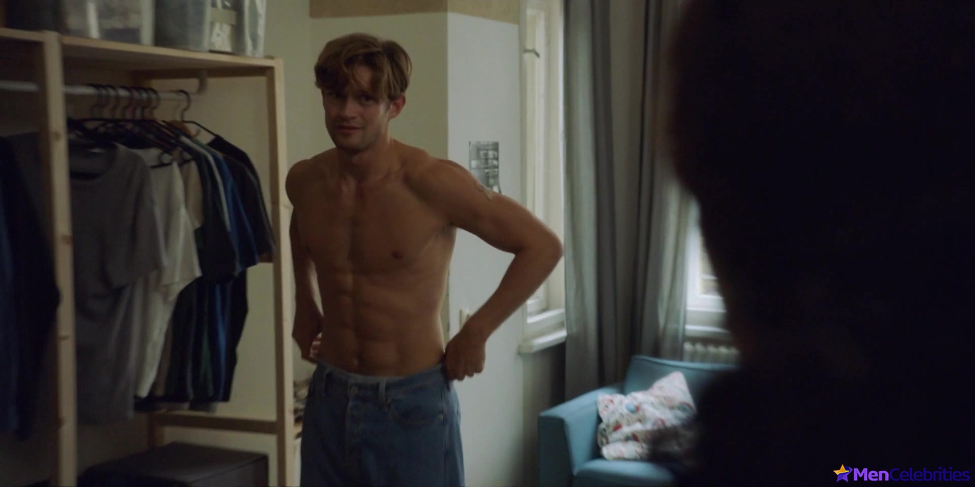 Damian Hardung shirtless in Softies 1-01 Episode 1 1