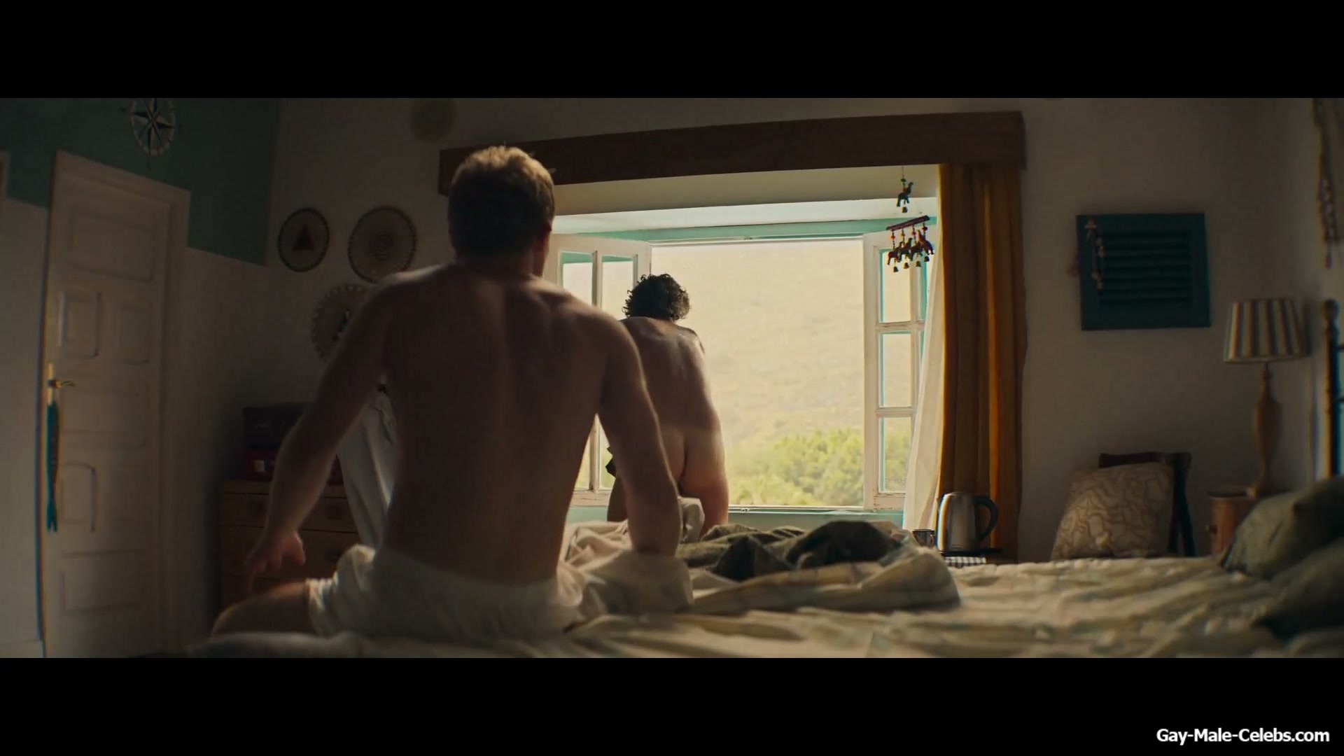Freddie Dennis and Jaime Zatarain Frontal Nude And Gay Sex in A una isla de ti