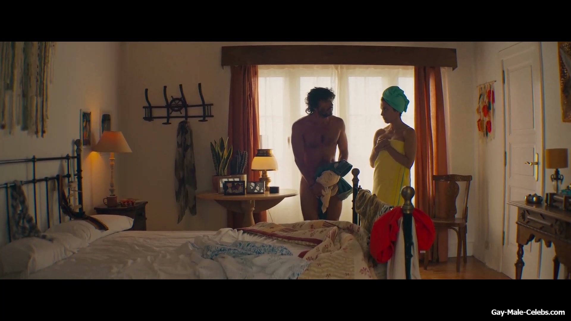 Freddie Dennis and Jaime Zatarain Frontal Nude And Gay Sex in A una isla de ti