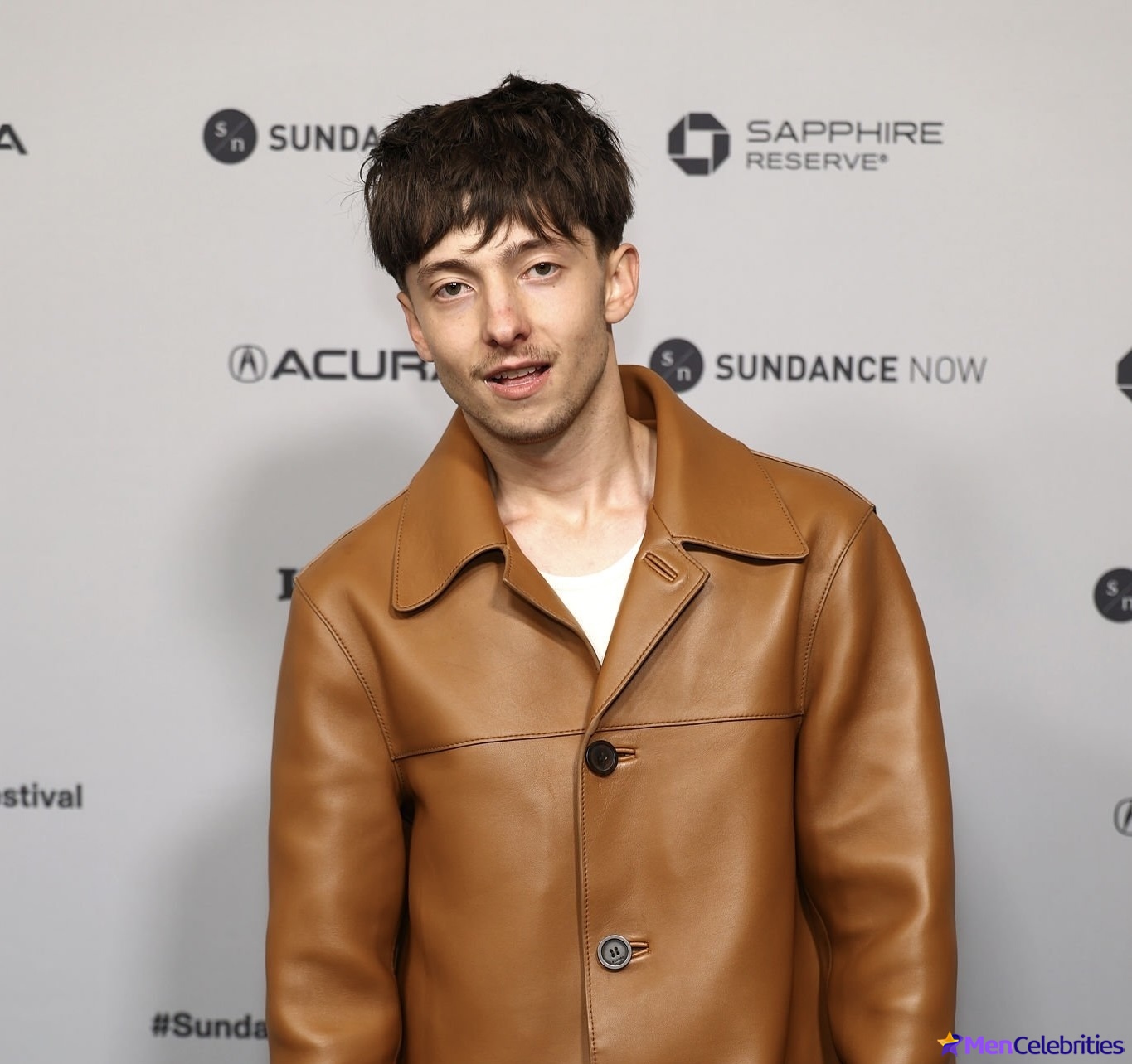 Joe Bird shirtless and sexy photos