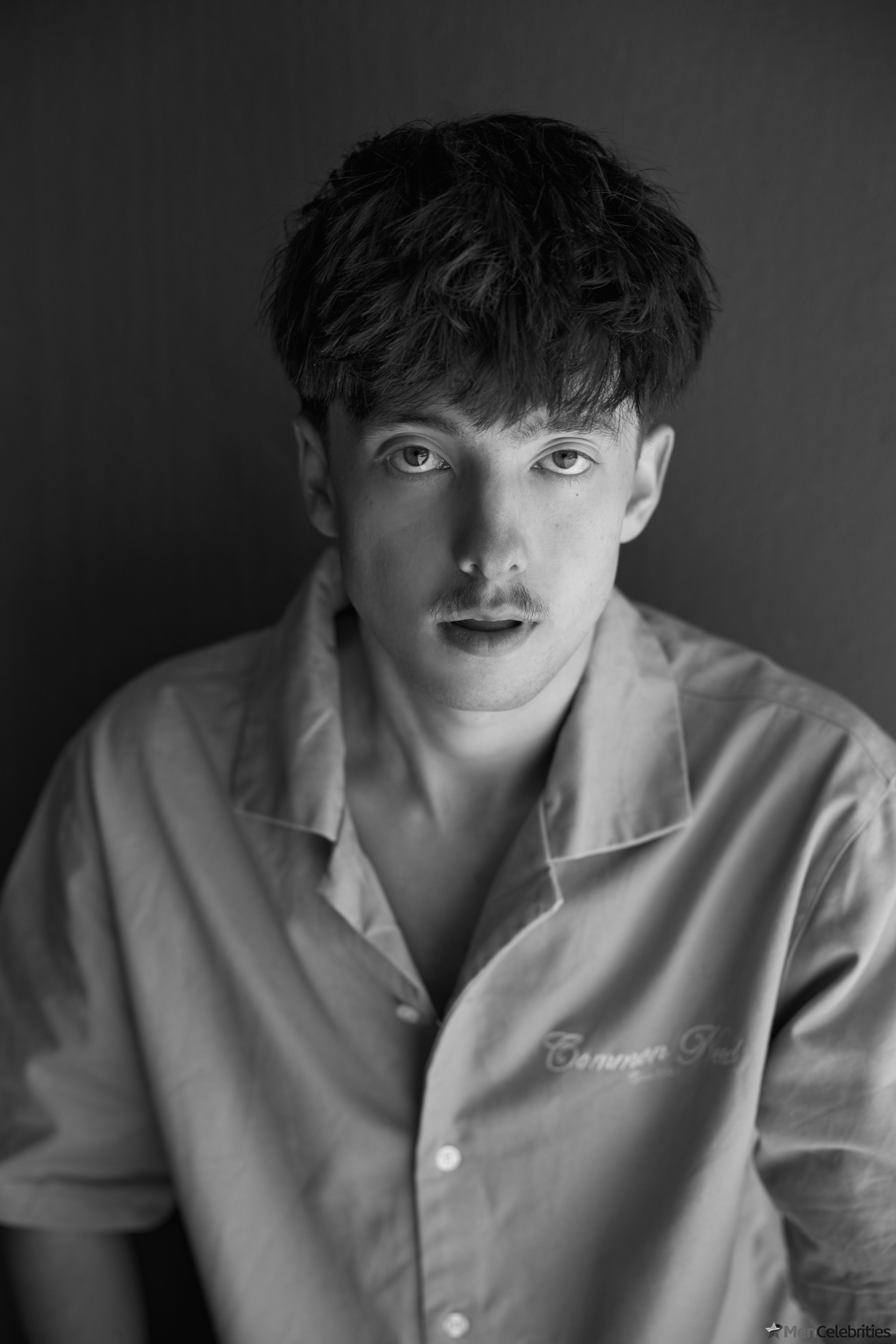 Joe Bird shirtless and sexy photos