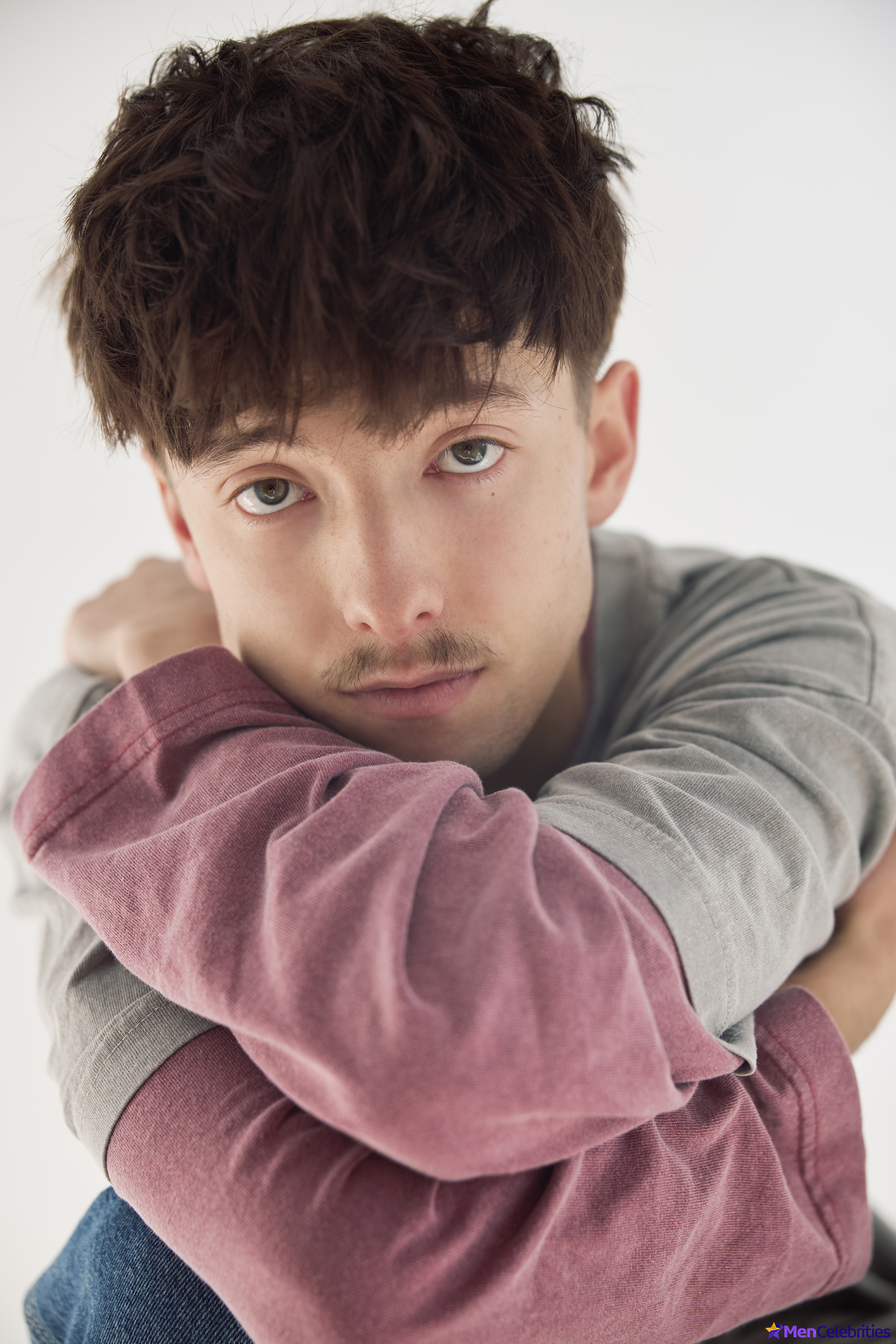 Joe Bird shirtless and sexy photos