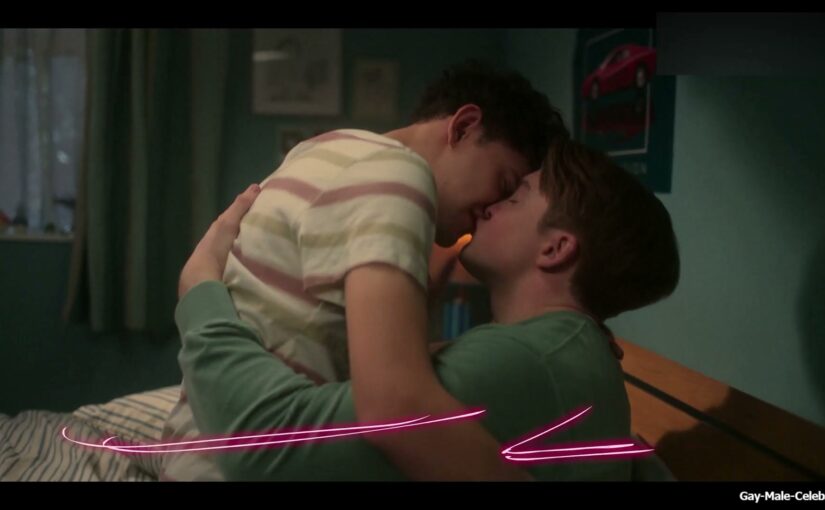 Joe Locke and Kit Connor Shirtless & Hot Gay Scene in Heartstopper 3-07