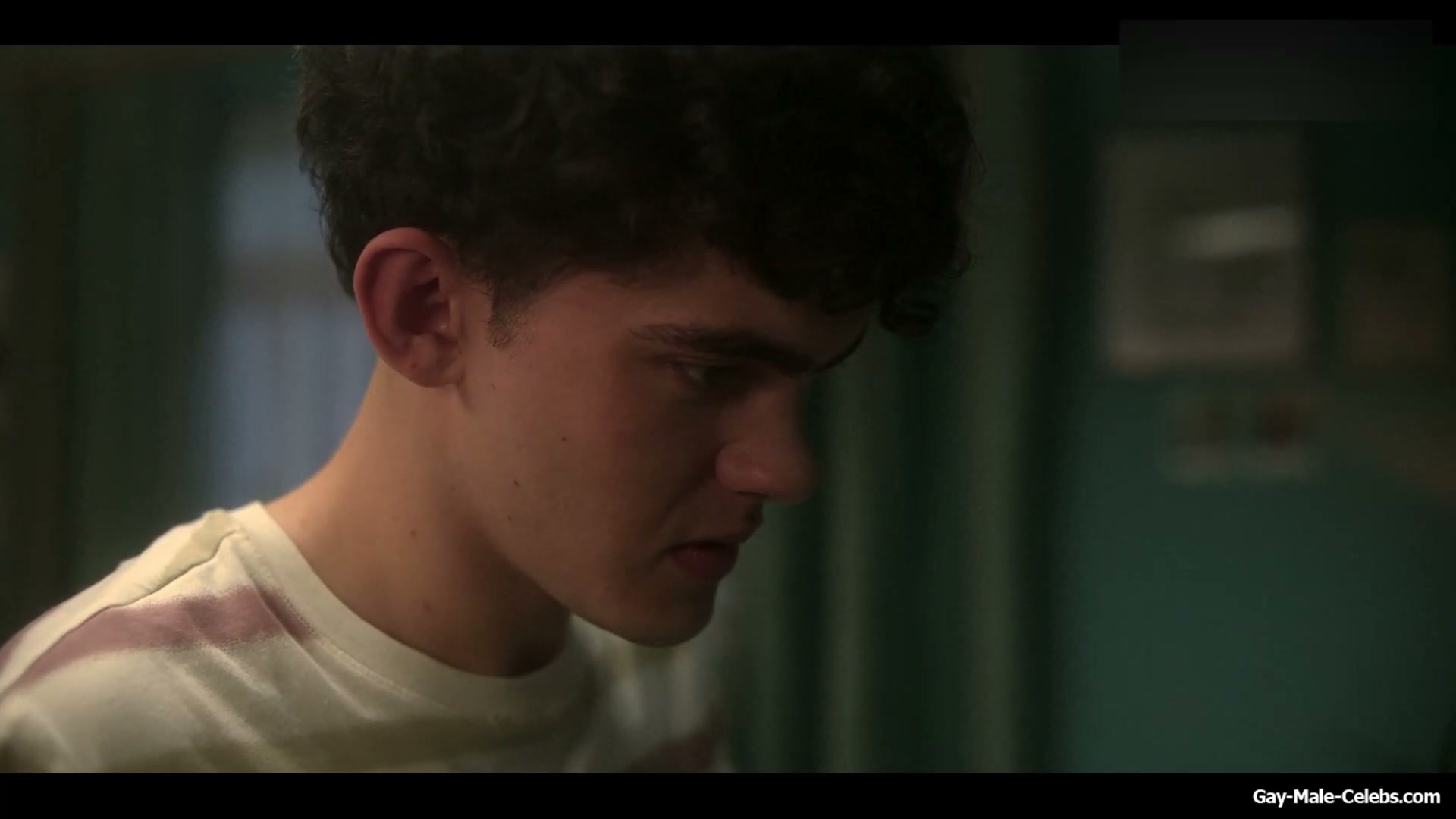 Joe Locke and Kit Connor Shirtless and Hot Gay Scene in Heartstopper