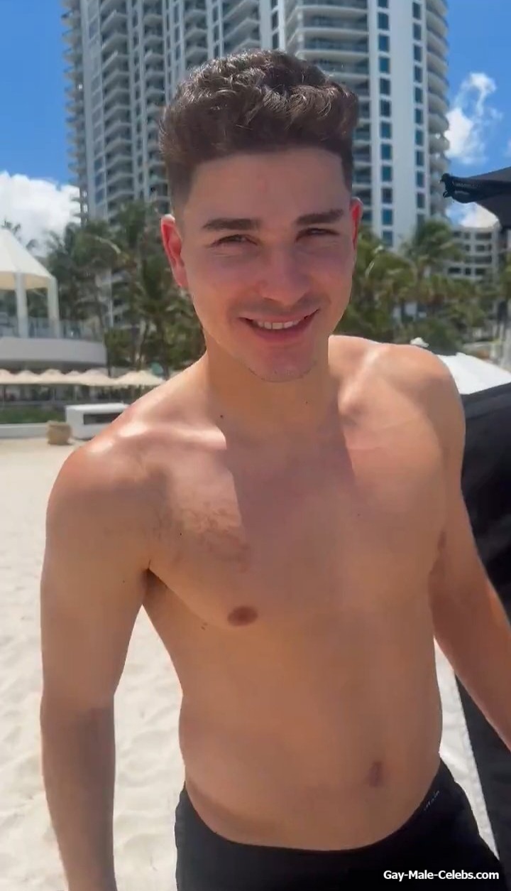 Julian Alvarez nude and dick bulge pics