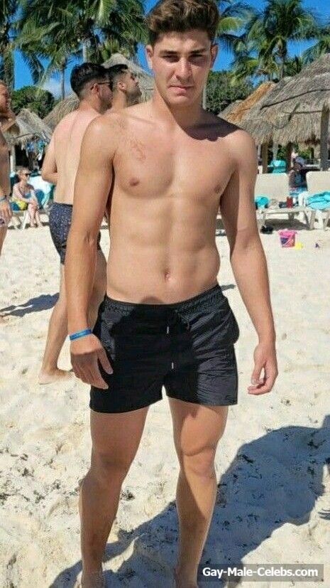 Julian Alvarez nude and dick bulge pics