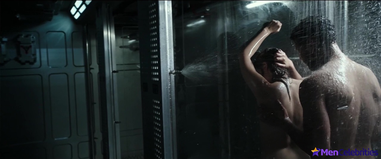 Jussie Smollett nude shower scenes in Alien Covenant