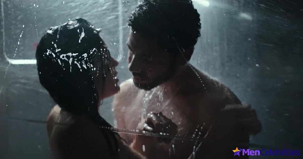 Jussie Smollett nude shower scenes in Alien Covenant