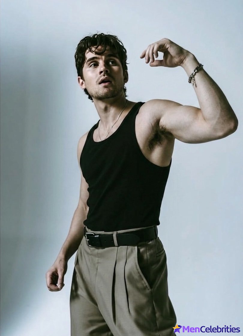 Michael Johnston shirtless and erotic gay pics